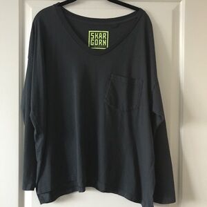 Skargorn #62 Long-sleeve Tee - Black, size Small